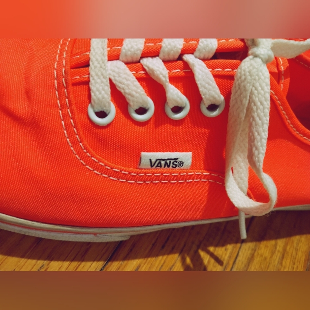 Vans - Picture 3 of 8